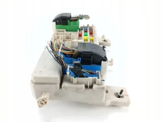 2003-2006 BN9A66730B Блок предохранителей Mazda 3 BK Арт e11669909, вид 5