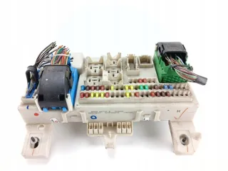 2003-2006 BN9A66730B Блок предохранителей Mazda 3 BK Арт e11669909, вид 7