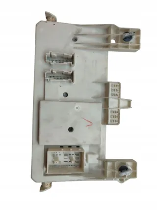 66730B Блок предохранителей Mazda 3 BK Арт e11669899, вид 2