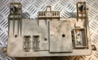 519200018 BS4J66730C Блок предохранителей Mazda 3 BK Арт e11115757, вид 3