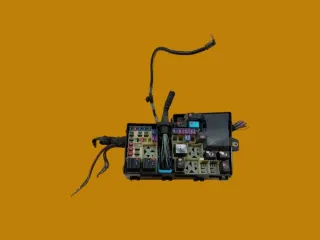 518818109 2003-2009 5907911017583 Блок предохранителей Mazda 3 BK Арт e13054995, вид 1