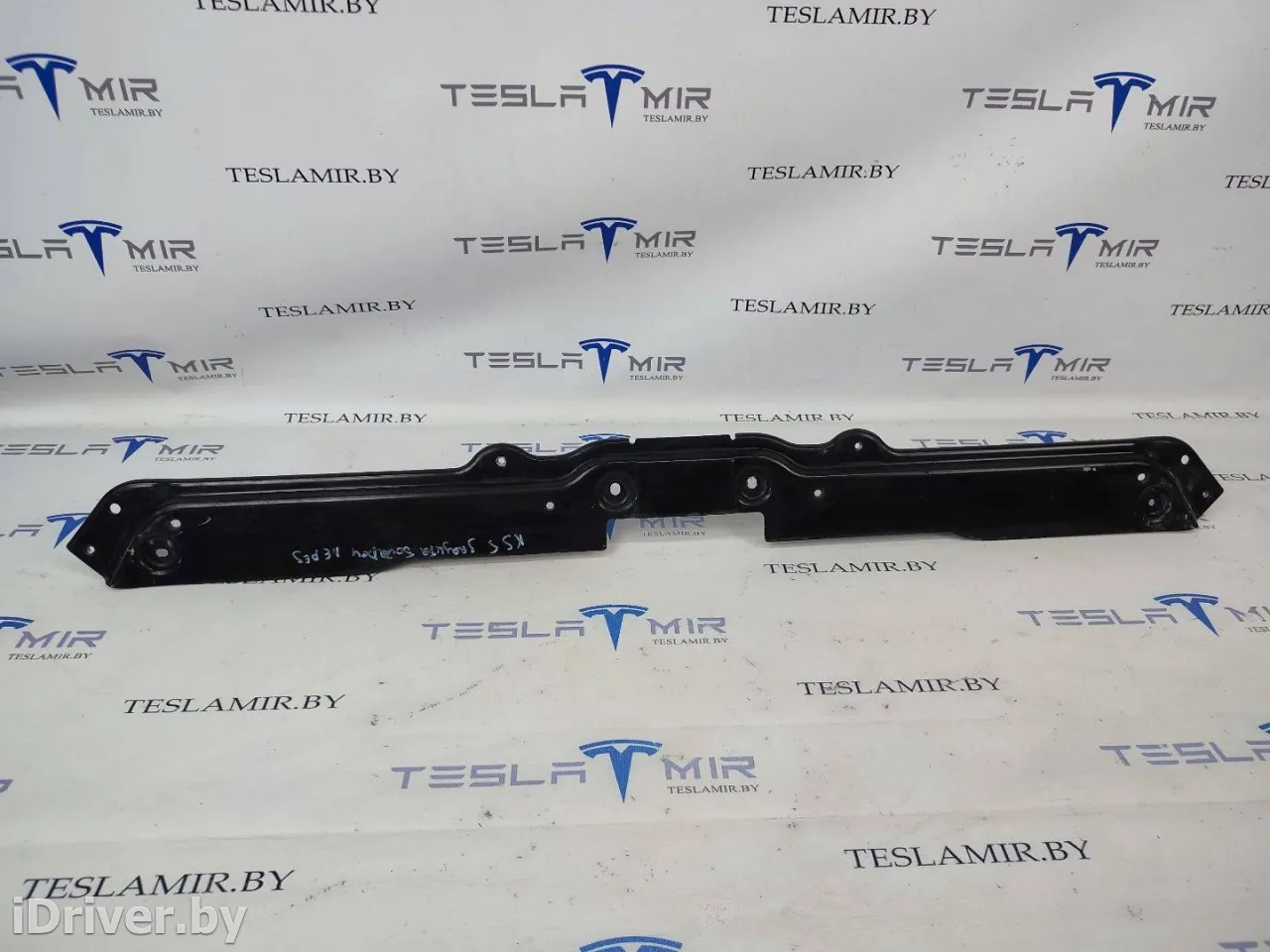 1100055-01 кронштейн передний Tesla model Y Арт 13780_1