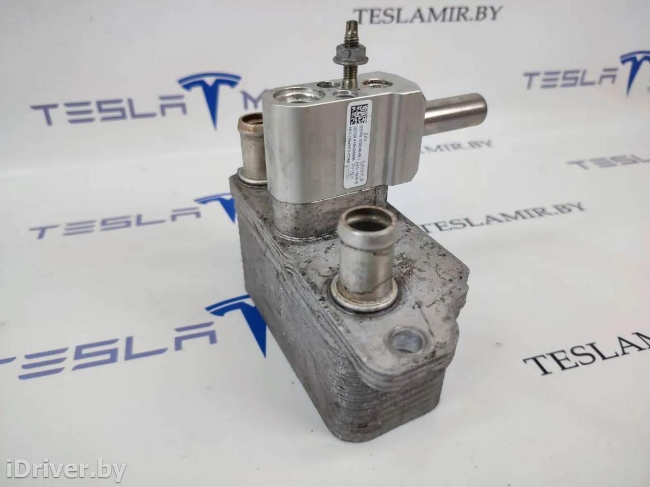 1037357-00,1037764-00,1039040-00 Теплообменник масляного фильтра Tesla model S Арт 16182, вид 2