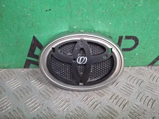 9097502091, 5314360030, 8 Кронштейн эмблемы Toyota Land Cruiser Prado 150 Арт ARM367690, вид 1