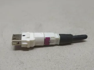 84109390501 BMW Разъем AUX / USB BMW 5 G30/G31 Арт E22910408, вид 3
