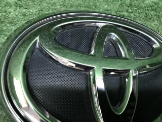 753100K080 Эмблема решетки радиатора  нв Toyota Fortuner 2 Арт 0000007779121, вид 13
