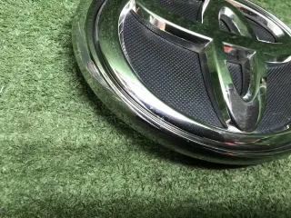 753100K080 Эмблема решетки радиатора  нв Toyota Fortuner 2 Арт 0000007779121, вид 4