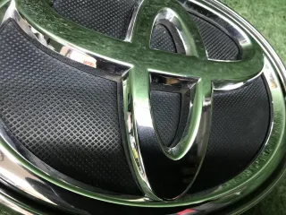 753100K080 Эмблема решетки радиатора  нв Toyota Fortuner 2 Арт 0000007779121, вид 9
