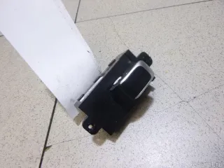 93580B2010CA Hyundai-Kia Кнопка стеклоподъемника Kia Soul 2 restailing Арт E100556923, вид 1