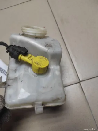 559057 GM Бачок главного тормозного цилиндра Chevrolet Cruze J300 restailing Арт E100560309, вид 4