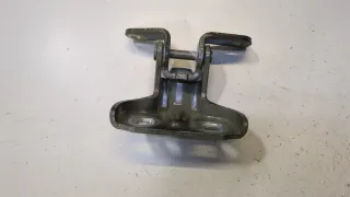 13501713 Петля двери передней левой черная Chevrolet Trax Арт 9185787, вид 1