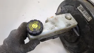 472100013R Цилиндр тормозной главный Renault Megane 3 Арт 20332049, вид 4