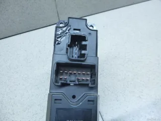 UR6366350 Mazda Блок управления стеклоподъемниками Mazda BT-50 1 Арт E100476911, вид 3