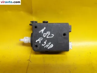  Активатор (привод) замка двери Audi 80 B4 Арт 133944