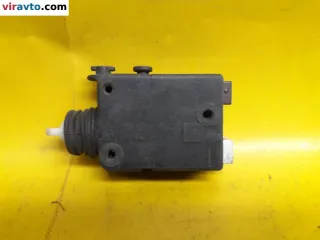  Активатор (привод) замка двери Audi 80 B4 Арт 133945