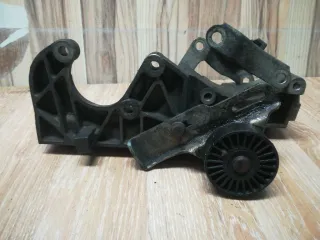 7700272975 Кронштейн компрессора кондиционера Renault Megane 1 Арт 196328, вид 1