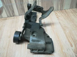 7700272975 Кронштейн компрессора кондиционера Renault Megane 1 Арт 196328, вид 3