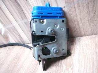 8D0839016A Замок двери задней правой Audi A4 B5 Арт 196502, вид 1
