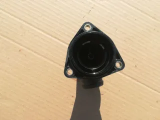 03H121121C Фланец (тройник) системы охлаждения Volkswagen Touareg 1 Арт 200907, вид 2