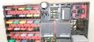 6S6T-144O1-GDG,EE01-E-11999516-000,1355852-1,1355851-1,2S6T-14A073-AC Блок предохранителей Ford Fiesta 5 Арт 2098381, вид 3
