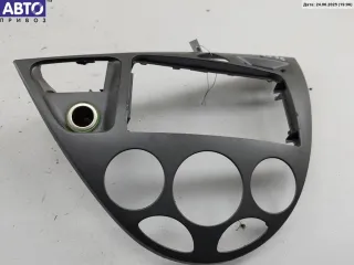 98AB-A046A04-AE Рамка магнитолы Ford Focus 1 Арт 55068884, вид 1