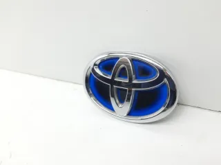 9097502127 ЭМБЛЕМА КРЫШКИ БАГАЖНИКА Toyota Camry XV70 Арт VZ237484, вид 2