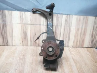 8D0487258 Кулак поворотный правый Audi A4 B5 Арт 1_4746