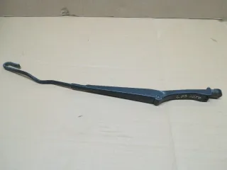 357955409A Щеткодержатель (поводок стеклоочистителя, дворник) Volkswagen Passat B3 Арт 1_8940, вид 1