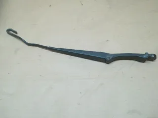 357955409A Щеткодержатель (поводок стеклоочистителя, дворник) Volkswagen Passat B3 Арт 1_9296, вид 1