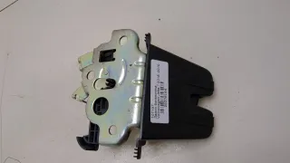 17A827505 Замок крышки багажника Volkswagen Jetta 7 Арт 20378164, вид 1