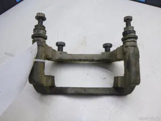 7701051906 VAZ Скоба суппорта переднего Renault Logan 1 Арт E60701972, вид 4