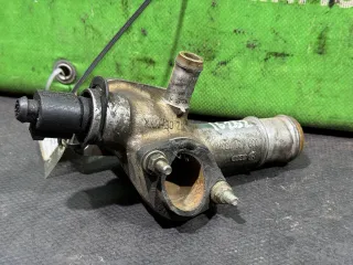 038121133A Фланец (тройник) системы охлаждения Volkswagen Golf 4 Арт 2000000016282, вид 2