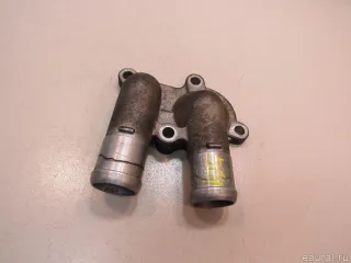 2561126100 Hyundai-Kia Фланец (тройник) системы охлаждения Hyundai Lantra 3 Арт E81093564