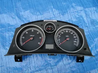 13267567 Щиток приборов (приборная панель) Opel Astra H Арт e1247126, вид 1
