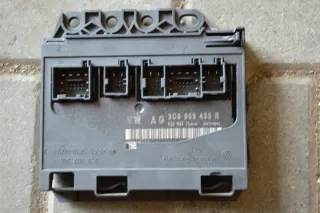 3C0959433R Блок предохранителей Volkswagen Passat B6 Арт e1808818, вид 1