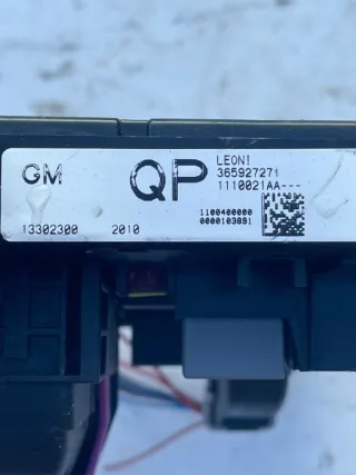 13302300 Блок предохранителей Opel Astra J Арт e4286130, вид 3