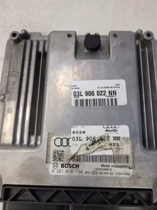 03L906022NN Блок управления двигателем Audi A4 B8 Арт e5355352, вид 3