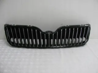 3T0853668B Решетка радиатора Skoda Superb 2 Арт e5648583, вид 1