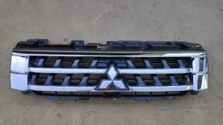 7450A975 7450A976 Решетка радиатора Mitsubishi Pajero 4 Арт e5882178, вид 1
