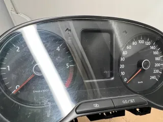 6R0920861E Щиток приборов (приборная панель) Volkswagen Polo 5 Арт e7046060, вид 5