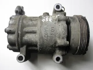 8200037058 7711134670 8200840899 Компрессор кондиционера Renault Clio 2 Арт e7064009, вид 1