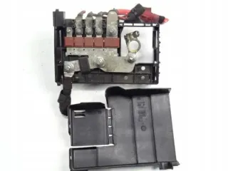 365927271 24100000 1110404AA Блок предохранителей Opel Astra J Арт e7122390, вид 1