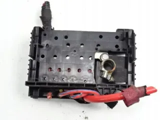 365927271 24100000 1110404AA Блок предохранителей Opel Astra J Арт e7122390, вид 3