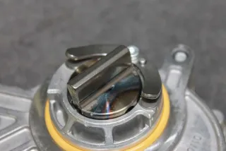 N63B44C S63B44B 11668634120 8634120 Насос вакуумный BMW 5 G30/G31 Арт e7364764, вид 3