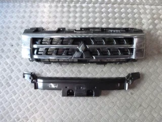 7450A975 Решетка радиатора Mitsubishi Pajero 4 Арт e7416482, вид 2