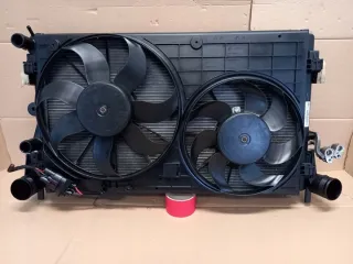 6R0121207 6R0121253D 6R0121253H 6R0121253R 6R0121253G 6R0121207F 6R0820411D 6R0145805C Радиатор (основной) Audi A1 Арт e7460780, вид 1