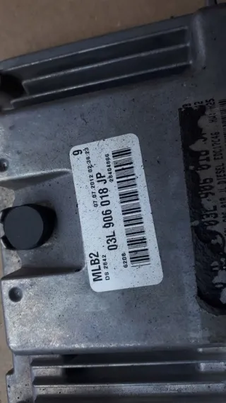03L906018JP Блок управления двигателем Audi A4 B8 Арт e7607826, вид 4