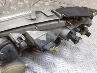 A1688201861 Фара правая Mercedes A W168 Арт e7708385, вид 2