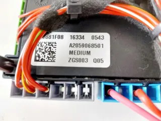 A2059068501 Блок предохранителей Mercedes C W205 Арт e8173820, вид 3
