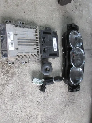237104454R Блок управления двигателем Dacia Duster 1 Арт e8382077, вид 1
